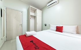 Reddoorz Near Pasar Baru Bandung